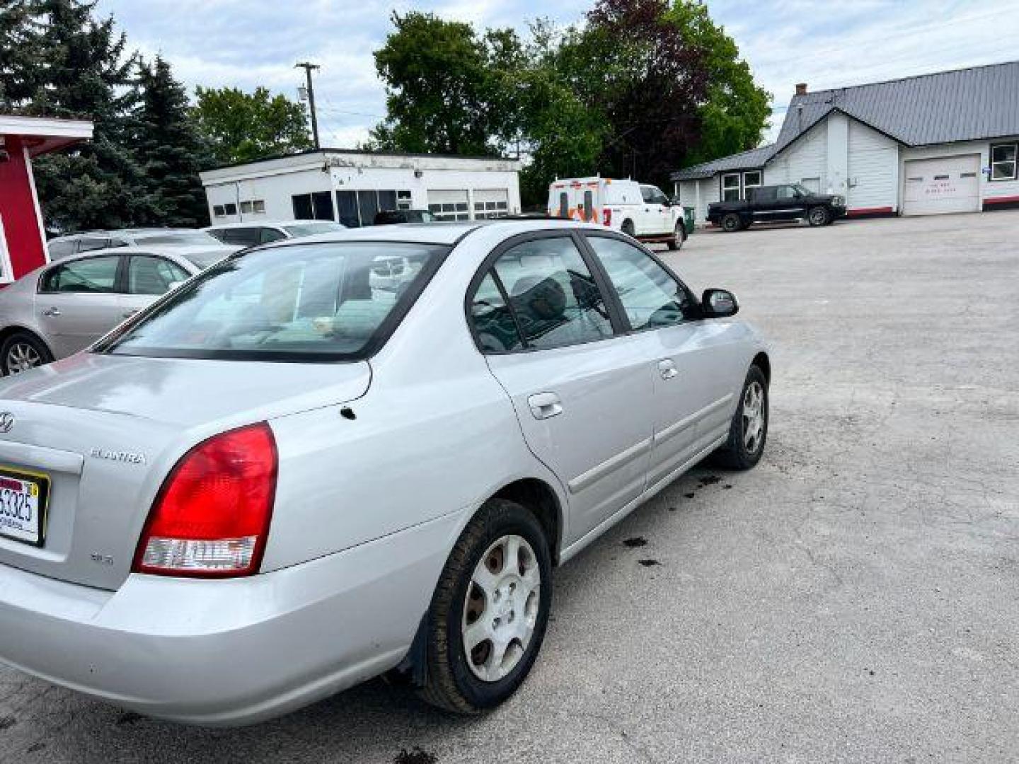 2002 Hyundai Elantra GLS (KMHDN45D52U) with an 2.0L L4 DOHC 16V engine, located at 601 E. Idaho St., Kalispell, MT, 59901, 0.000000, 0.000000 - Photo#4