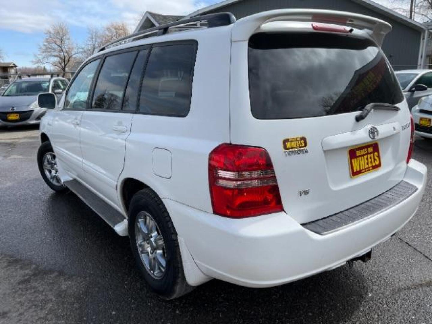 2002 Sundown Red Pearl Toyota Highlander Limited V6 2WD (JTEGF21A220) with an 3.0L V6 DOHC 24V engine, 4-Speed Automatic transmission, located at 1821 N Montana Ave., Helena, MT, 59601, 0.000000, 0.000000 - Photo#1