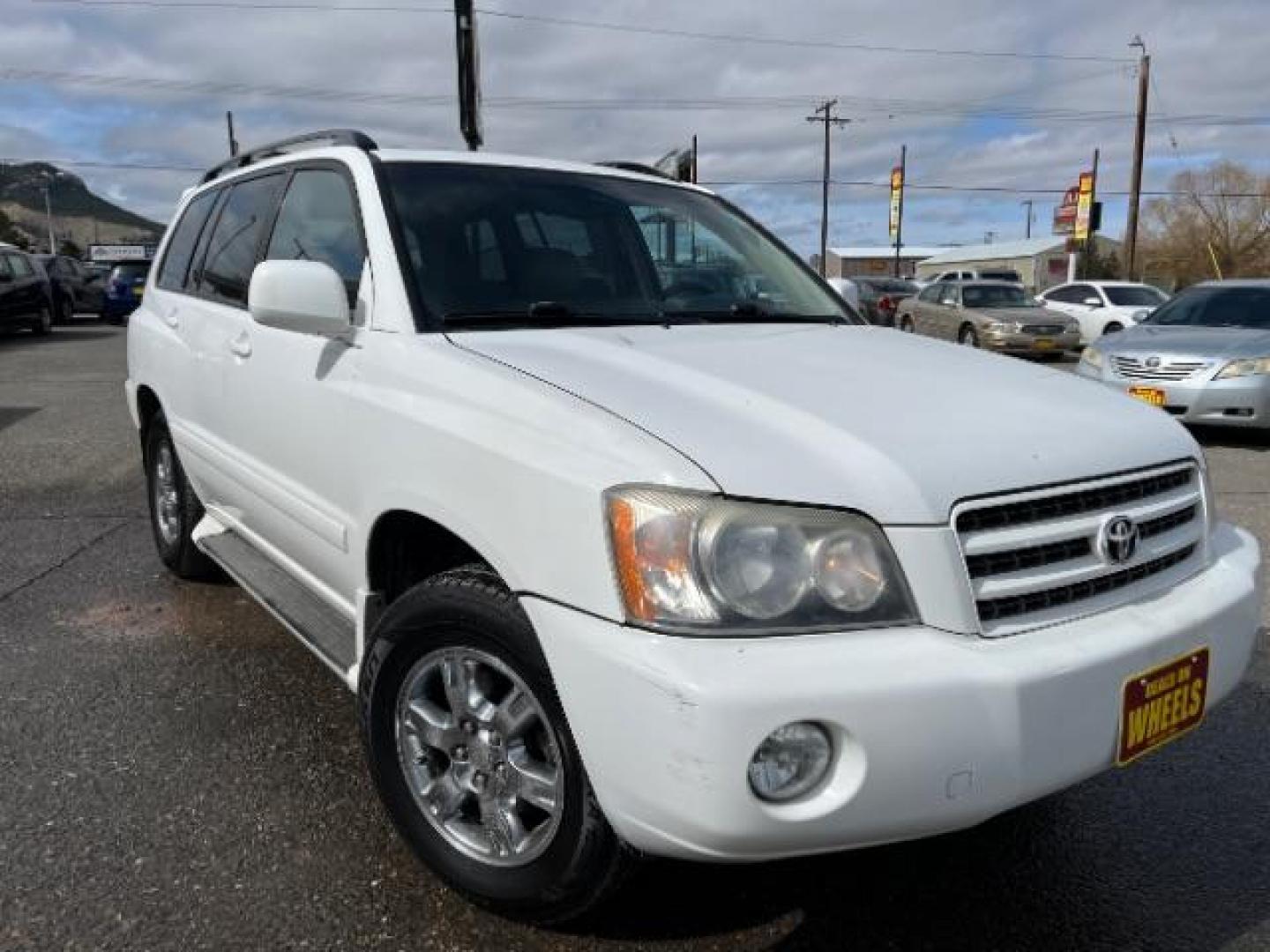 2002 Sundown Red Pearl Toyota Highlander Limited V6 2WD (JTEGF21A220) with an 3.0L V6 DOHC 24V engine, 4-Speed Automatic transmission, located at 1821 N Montana Ave., Helena, MT, 59601, 0.000000, 0.000000 - Photo#3