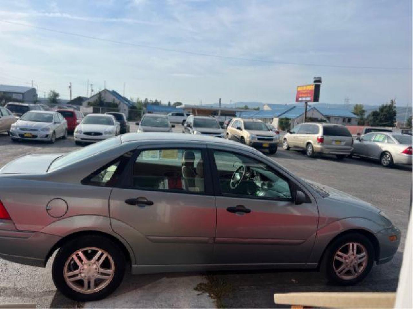 2003 Ford Focus SE (1FAHP34P03W) with an 2.0L L4 SOHC 8V engine, located at 601 E. Idaho St., Kalispell, MT, 59901, 0.000000, 0.000000 - Photo#5