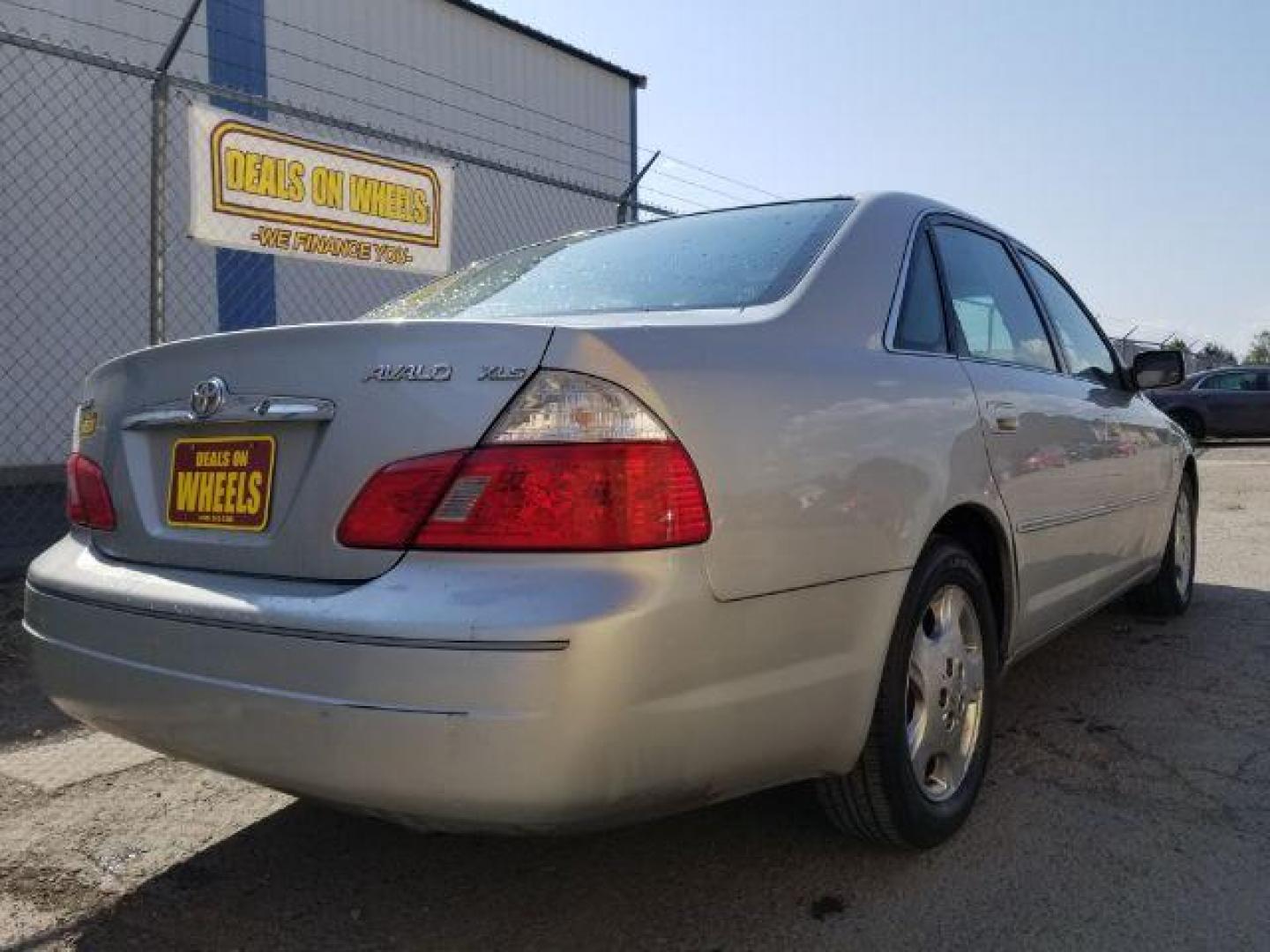 2003 Stratosphere Mica Toyota Avalon XLS (4T1BF28B43U) with an 3.0L V6 DOHC 24V engine, 4-Speed Automatic transmission, located at 1800 West Broadway, Missoula, 59808, (406) 543-1986, 46.881348, -114.023628 - Photo#4