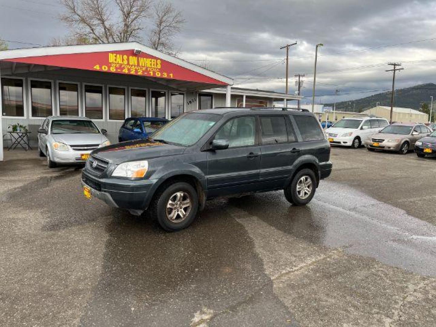 2004 Honda Pilot EX w/ Leather (2HKYF18584H) with an 3.5L V6 SOHC 24V engine, 5-Speed Automatic transmission, located at 1821 N Montana Ave., Helena, MT, 59601, 0.000000, 0.000000 - Photo#0