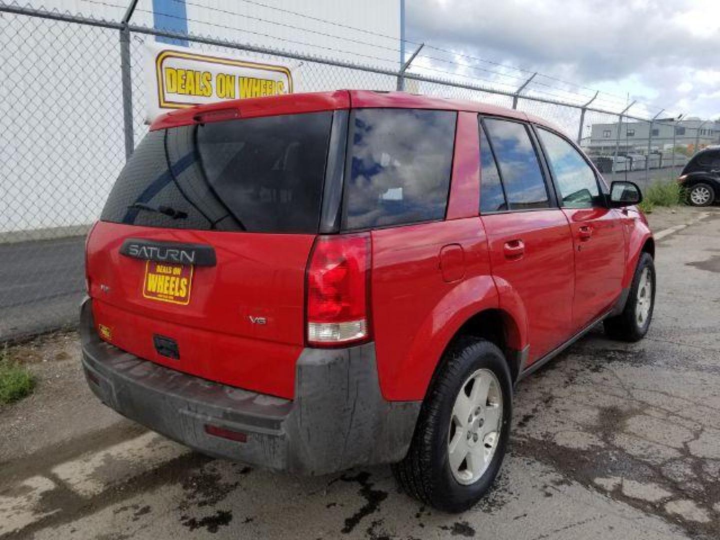 2004 Saturn Vue FWD V6 (5GZCZ53404S) with an 3.5L V6 SOHC 24V engine, 5-Speed Automatic transmission, located at 1821 N Montana Ave., Helena, MT, 59601, 0.000000, 0.000000 - Photo#4