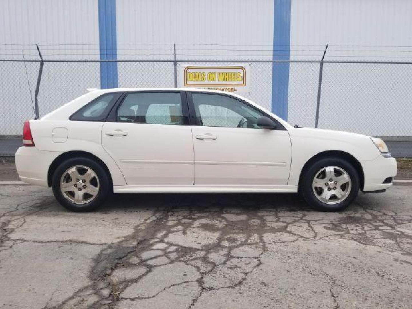 2005 Chevrolet Malibu MAXX LT (1G1ZU64875F) with an 3.5L V6 OHV 12V engine, 4-Speed Automatic transmission, located at 601 E. Idaho St., Kalispell, MT, 59901, 0.000000, 0.000000 - Photo#3