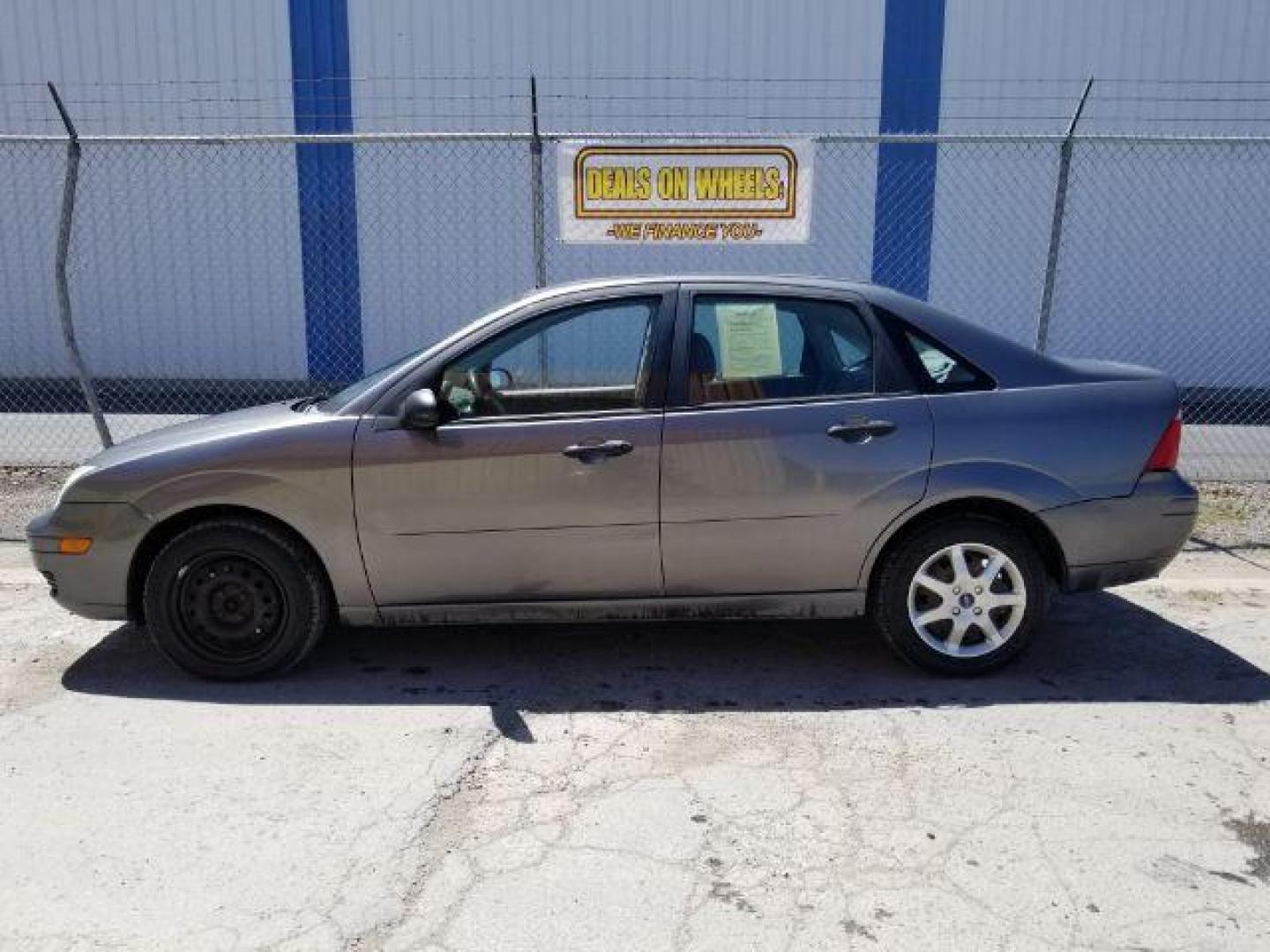 2005 Ford Focus ZX4 SE (1FAFP34N65W) with an 2.0L L4 DOHC 16V engine, located at 1800 West Broadway, Missoula, 59808, (406) 543-1986, 46.881348, -114.023628 - Photo#2