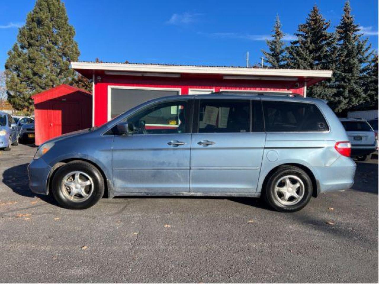 2005 Honda Odyssey Touring (5FNRL38895B) with an 3.5L V6 SOHC 24V engine, 5-Speed Automatic transmission, located at 601 E. Idaho St., Kalispell, MT, 59901, 0.000000, 0.000000 - Photo#1