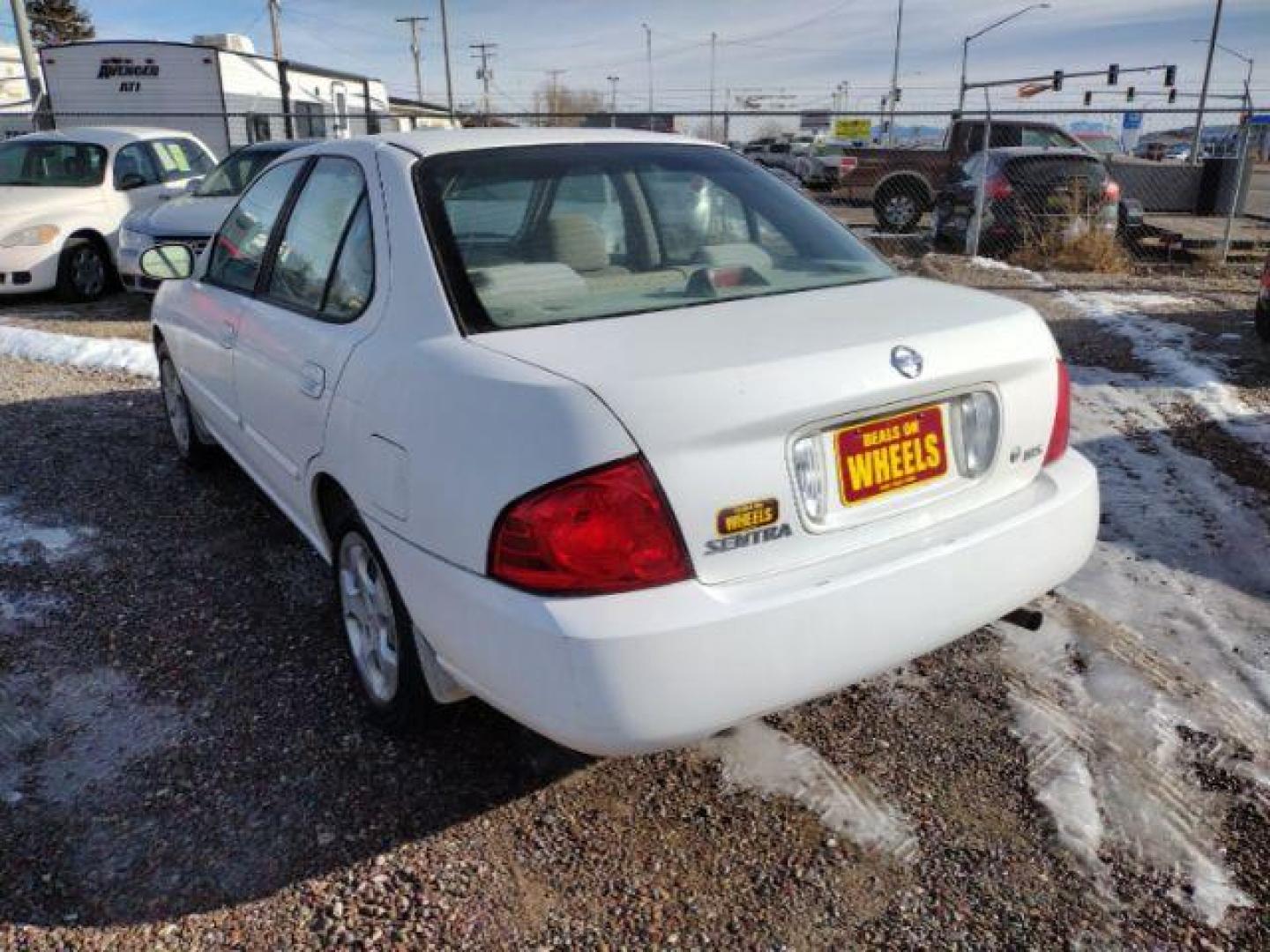 2005 Nissan Sentra 1.8 S (3N1CB51A35L) with an 1.8L L4 DOHC 16V engine, located at 4801 10th Ave S,, Great Falls, MT, 59405, 0.000000, 0.000000 - Photo#2