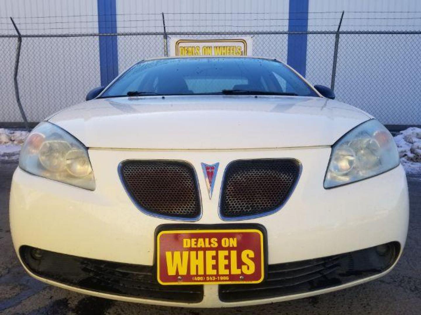 2005 Pontiac G6 Base (1G2ZG528454) with an 3.5L V6 OHV 12V engine, 4-Speed Automatic transmission, located at 1821 N Montana Ave., Helena, MT, 59601, 0.000000, 0.000000 - Photo#1