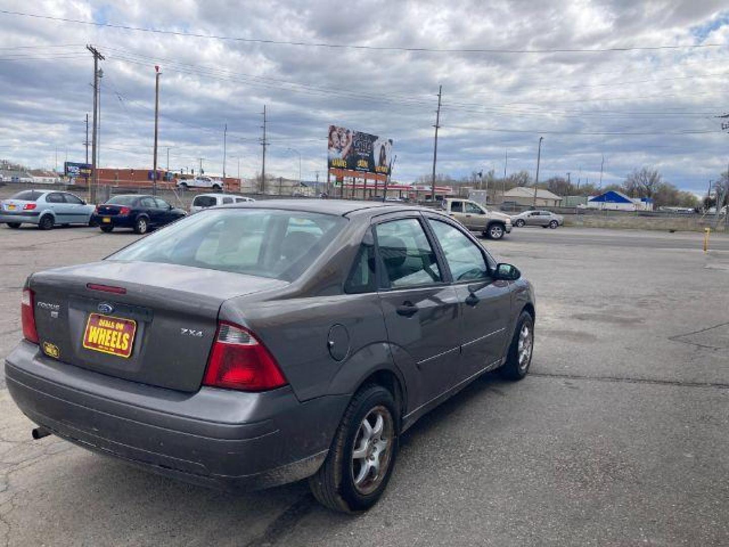 2006 Ford Focus ZX4 SE (1FAFP34N86W) with an 2.0L L4 DOHC 16V engine, located at 4047 Montana Ave., Billings, MT, 59101, 45.770847, -108.529800 - Photo#2