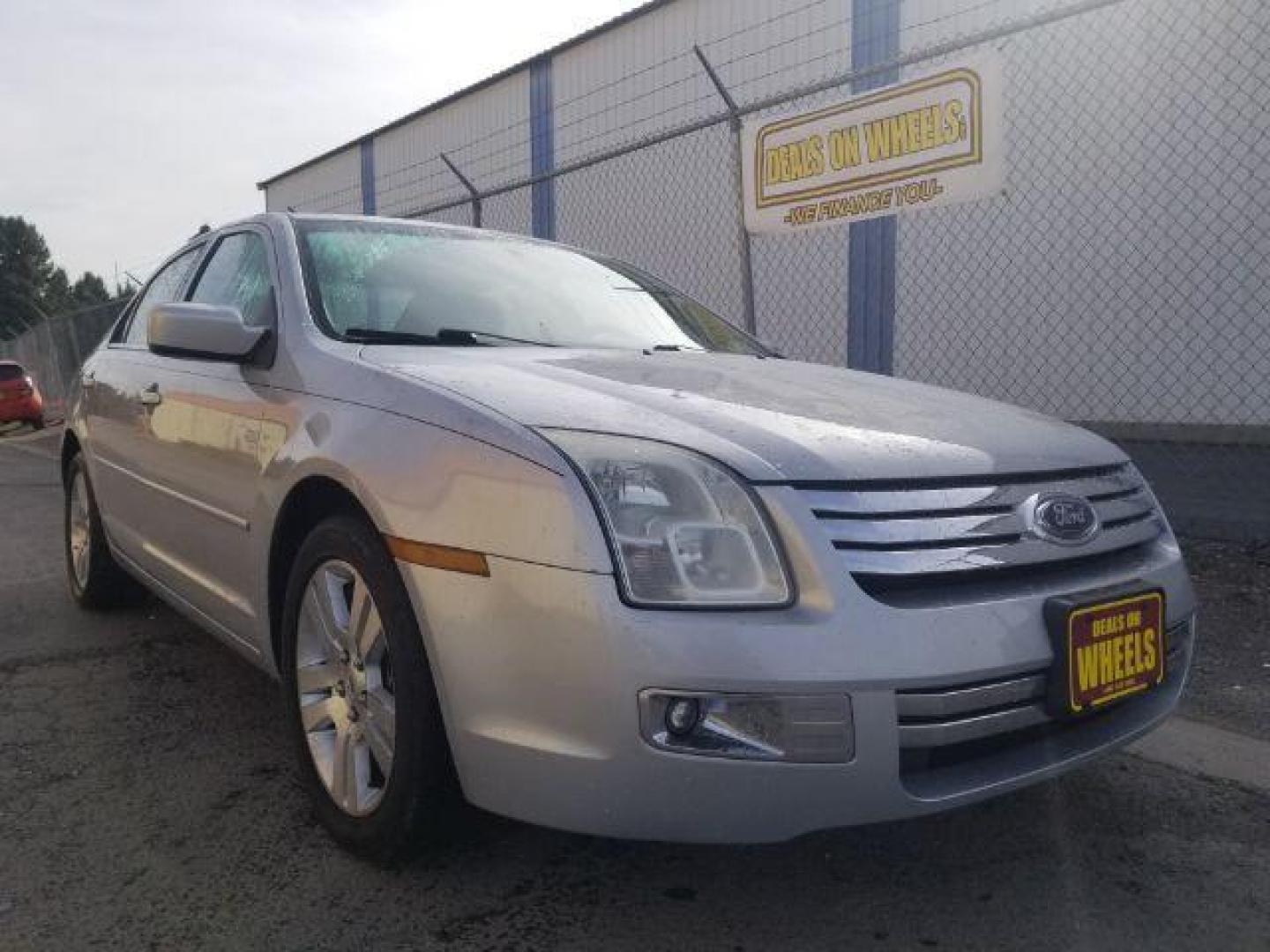 2006 Ford Fusion SEL (3FAHP08ZX6R) with an 2.3L L4 DOHC 16V engine, located at 4047 Montana Ave., Billings, MT, 59101, 45.770847, -108.529800 - Photo#2