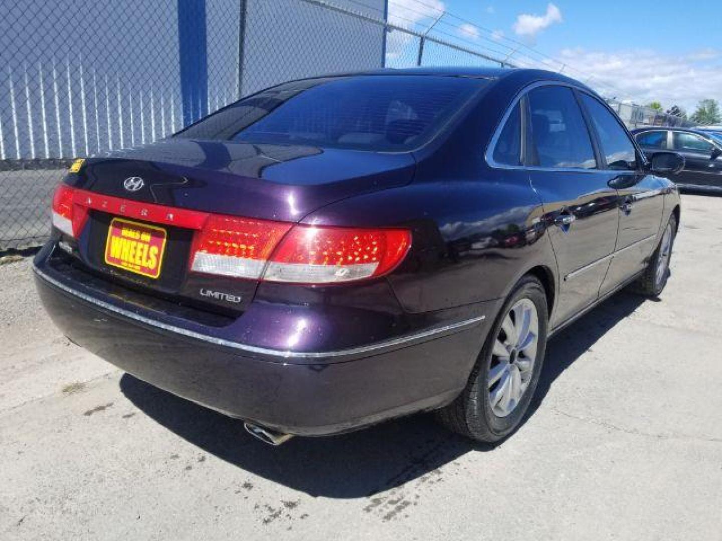 2006 Hyundai Azera Limited (KMHFC46F06A) with an 3.8L V6 DOHC 24V engine, 5-Speed Automatic transmission, located at 4801 10th Ave S,, Great Falls, MT, 59405, 0.000000, 0.000000 - Photo#4