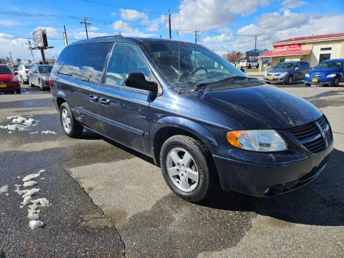 2007 Dodge Grand Caravan SXT (2D4GP44L67R) with an 3.8L V6 OHV 12V engine, 4-Speed Automatic transmission, located at 1821 N Montana Ave., Helena, MT, 59601, 0.000000, 0.000000 - Photo#1