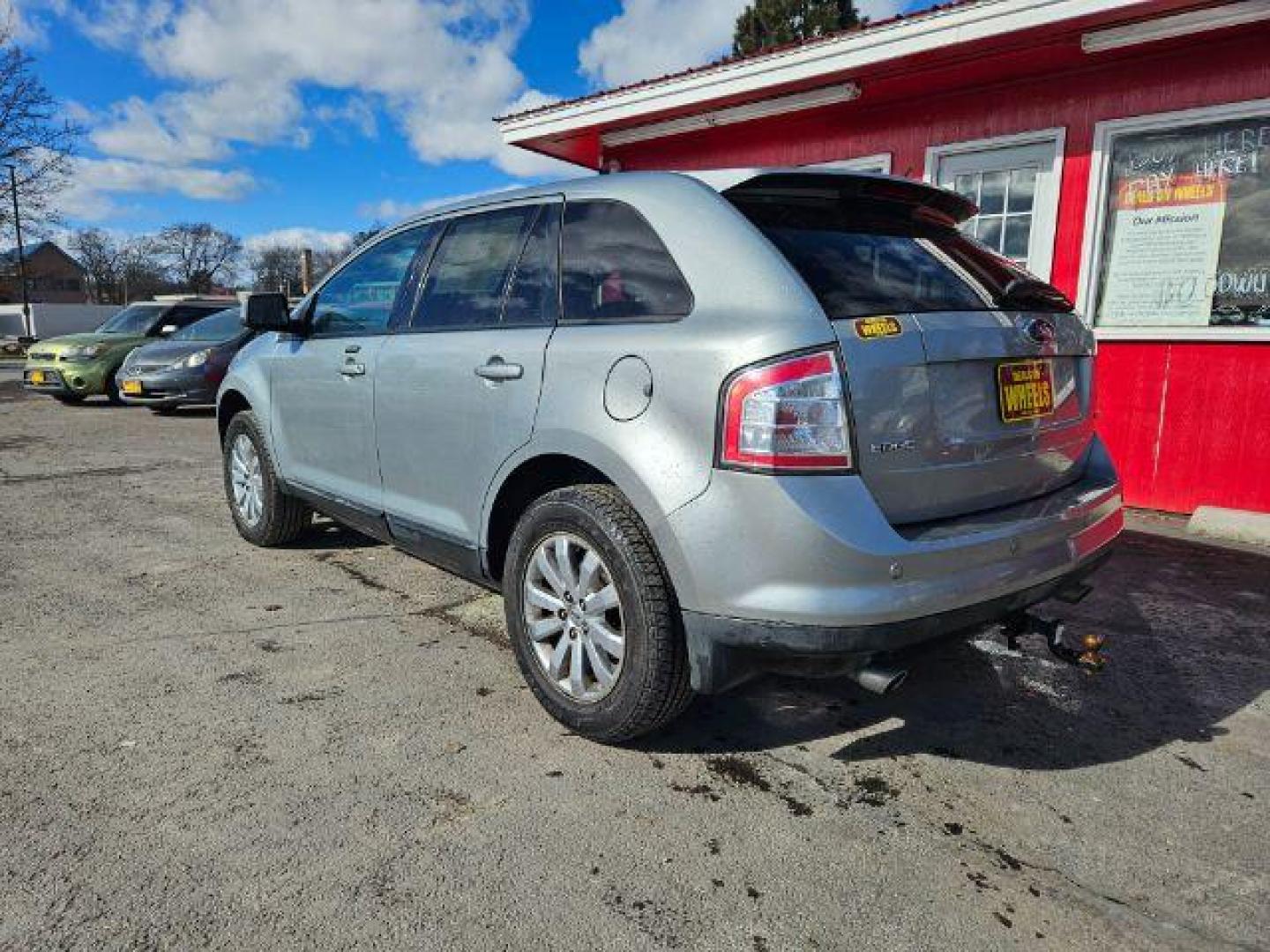 2007 Ford Edge SEL FWD (2FMDK38C57B) with an 3.5L V6 DOHC 24V engine, 6-Speed Automatic transmission, located at 601 E. Idaho St., Kalispell, MT, 59901, 0.000000, 0.000000 - Photo#2