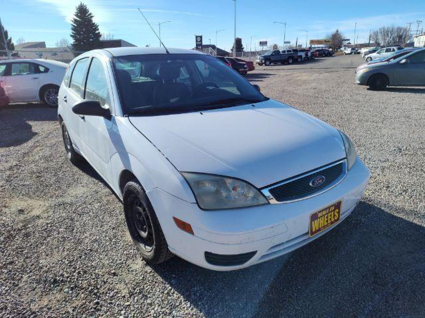 2007 Ford Focus ZX5 SE (1FAHP37N67W) with an 2.0L L4 DOHC 16V engine, located at 4801 10th Ave S,, Great Falls, MT, 59405, 0.000000, 0.000000 - Photo#6