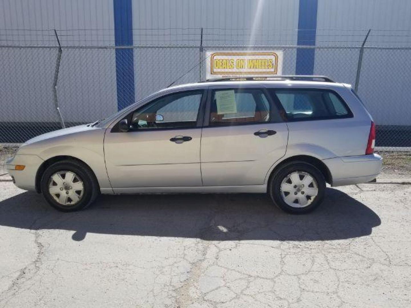 2007 Ford Focus Wagon ZXW SE (1FAHP36N27W) with an 2.0L L4 DOHC 16V engine, located at 4801 10th Ave S,, Great Falls, MT, 59405, 0.000000, 0.000000 - Photo#2