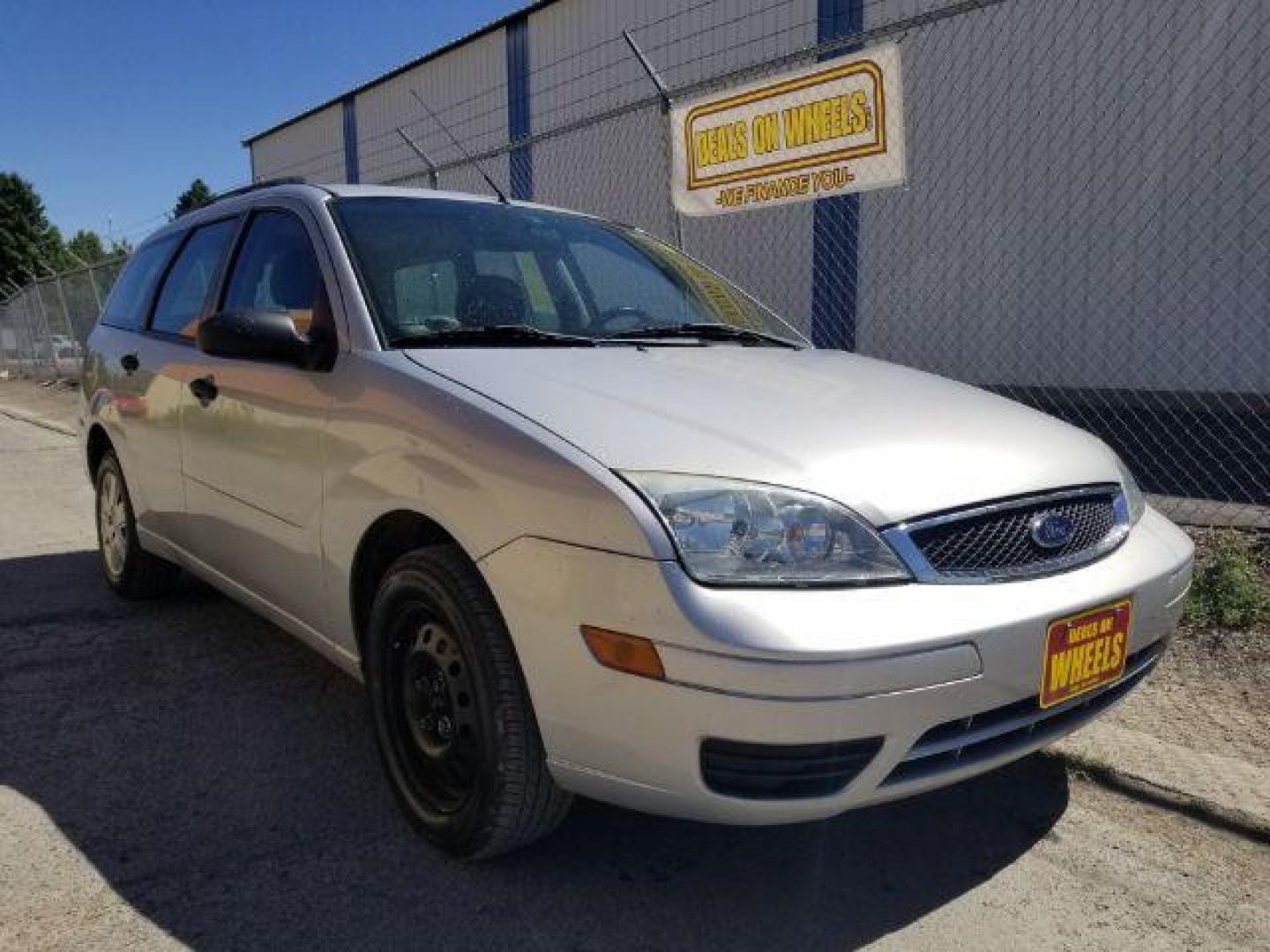 2007 Ford Focus Wagon ZXW SE (1FAHP36N27W) with an 2.0L L4 DOHC 16V engine, located at 4801 10th Ave S,, Great Falls, MT, 59405, 0.000000, 0.000000 - Photo#6