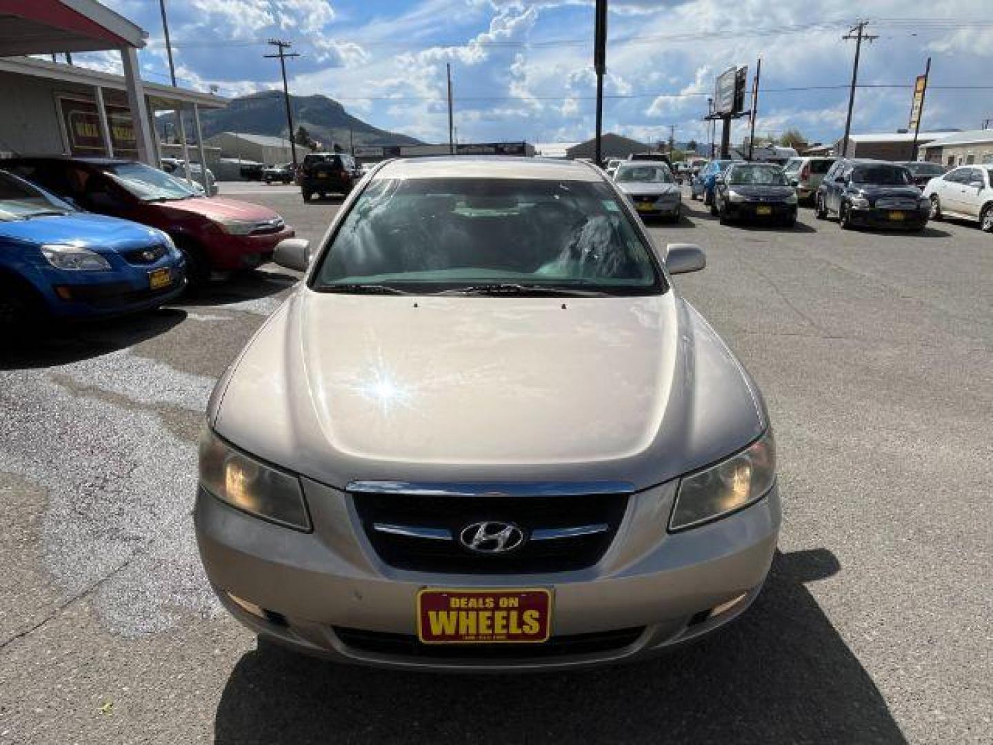 2007 Hyundai Sonata LTD XM (5NPEU46F87H) with an 3.3L V6 DOHC 24V engine, 5-Speed Automatic transmission, located at 1821 N Montana Ave., Helena, MT, 59601, 0.000000, 0.000000 - Photo#1