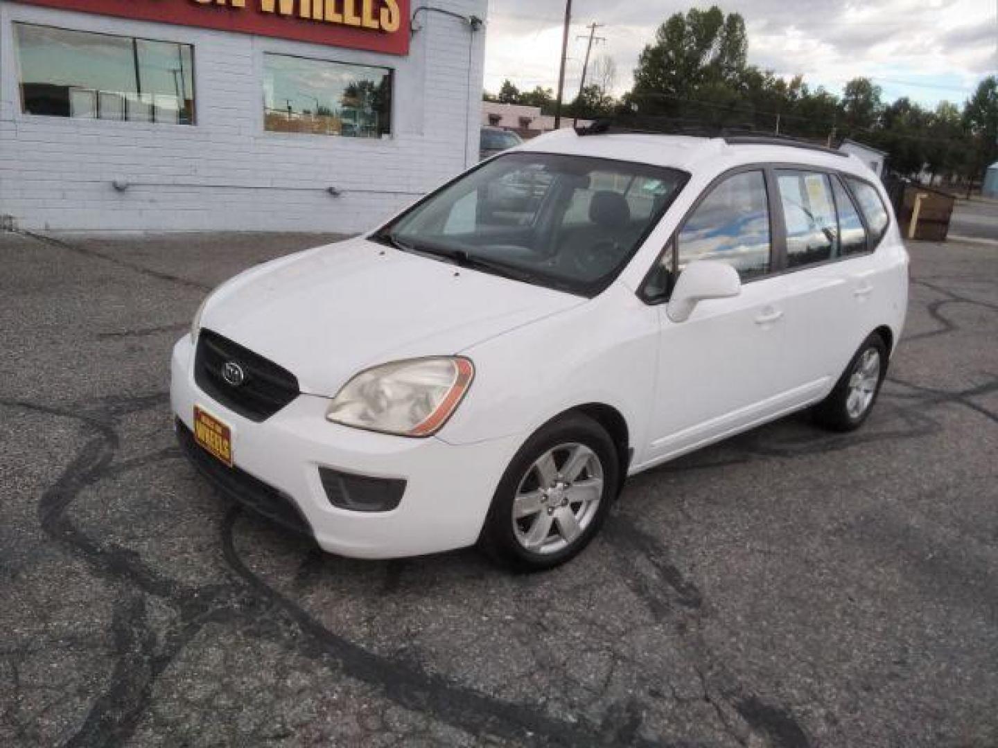 2007 Kia Rondo LX (KNAFG525177) with an 2.4L L4 DOHC 16V engine, 4-Speed Automatic transmission, located at 4047 Montana Ave., Billings, MT, 59101, 45.770847, -108.529800 - Photo#0