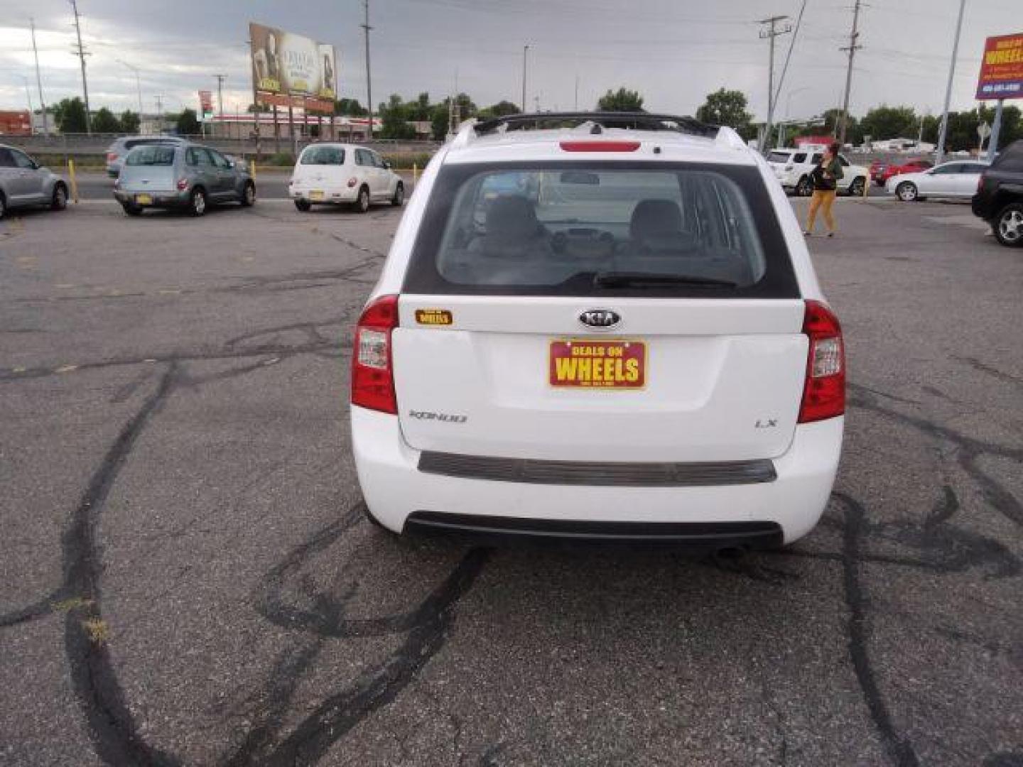 2007 Kia Rondo LX (KNAFG525177) with an 2.4L L4 DOHC 16V engine, 4-Speed Automatic transmission, located at 4047 Montana Ave., Billings, MT, 59101, 45.770847, -108.529800 - Photo#5