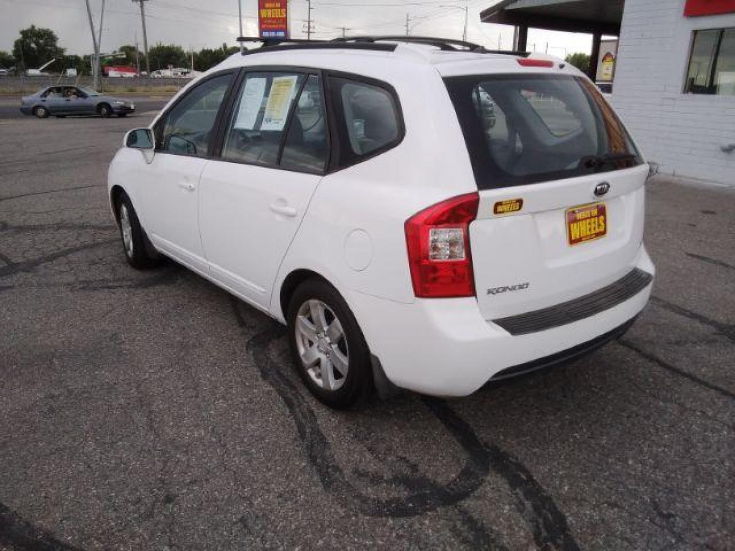 2007 Kia Rondo LX (KNAFG525177) with an 2.4L L4 DOHC 16V engine, 4-Speed Automatic transmission, located at 4047 Montana Ave., Billings, MT, 59101, 45.770847, -108.529800 - Photo#6