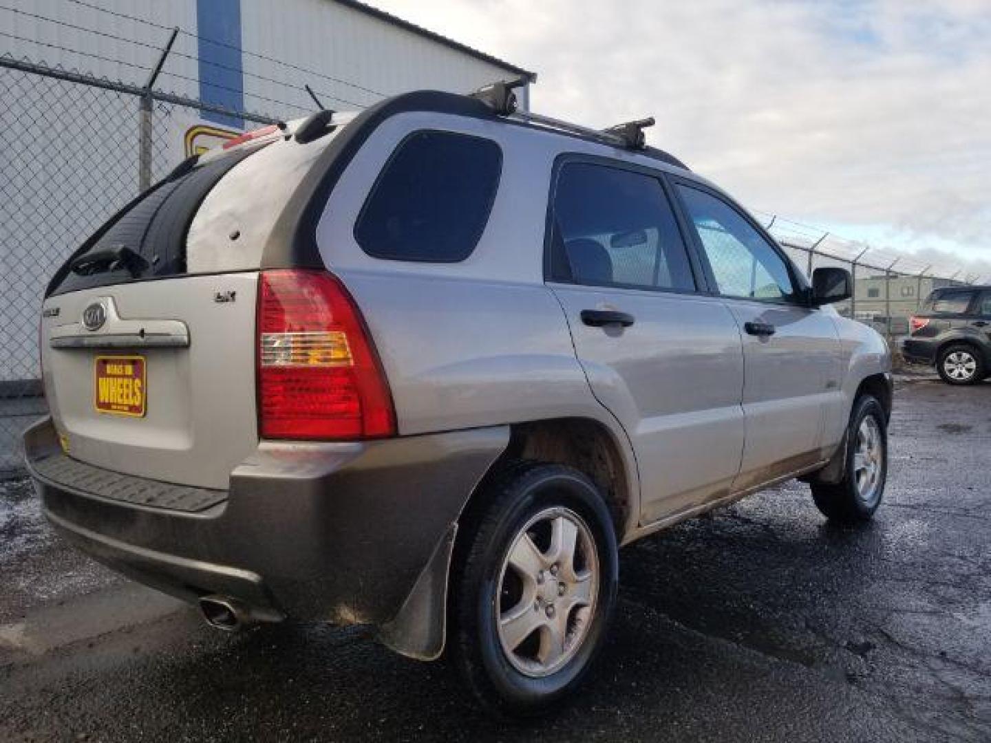 2007 Kia Sportage LX I4 4WD (KNDJE724X77) with an 2.0L L4 DOHC 16V engine, 5-Speed Manual transmission, located at 4801 10th Ave S,, Great Falls, MT, 59405, 0.000000, 0.000000 - Photo#4