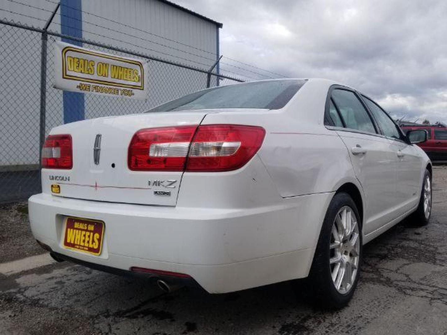 2007 Lincoln MKZ AWD (3LNHM28T17R) with an 3.5L V6 DOHC 24V engine, 6-Speed Automatic transmission, located at 1800 West Broadway, Missoula, 59808, (406) 543-1986, 46.881348, -114.023628 - Photo#4