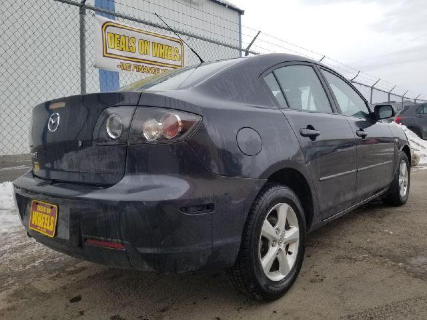 2007 Mazda MAZDA3 i Sport 4-Door (JM1BK32F871) with an 2.0L L4 DOHC 16V engine, located at 1800 West Broadway, Missoula, 59808, (406) 543-1986, 46.881348, -114.023628 - Photo#4