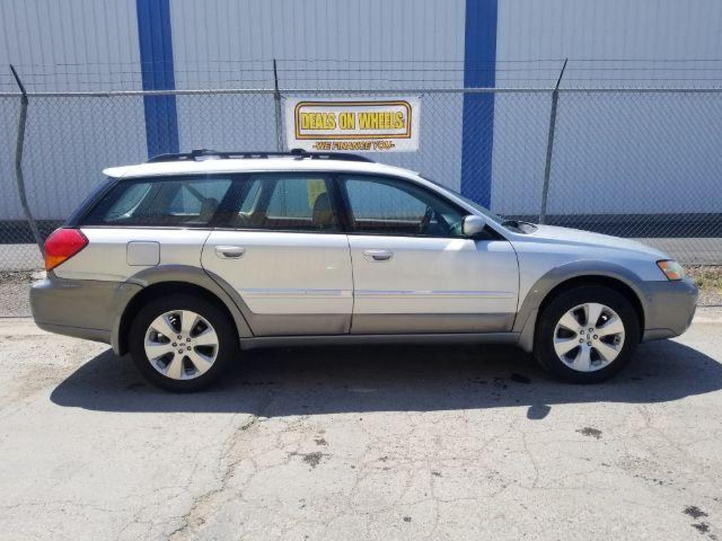 2007 Subaru Outback 2.5i Limited Wagon (4S4BP62C977) with an 2.5L H4 SOHC 16V engine, 4-Speed Automatic transmission, located at 1800 West Broadway, Missoula, 59808, (406) 543-1986, 46.881348, -114.023628 - Photo#5