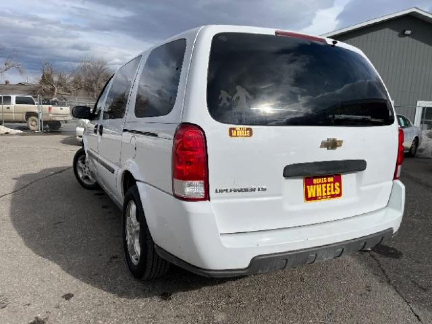 2008 Chevrolet Uplander LS Ext. 1LS (1GNDV23148D) with an 3.9L V6 DOHC 24V engine, 4-Speed Automatic transmission, located at 1821 N Montana Ave., Helena, MT, 59601, 0.000000, 0.000000 - Photo#3