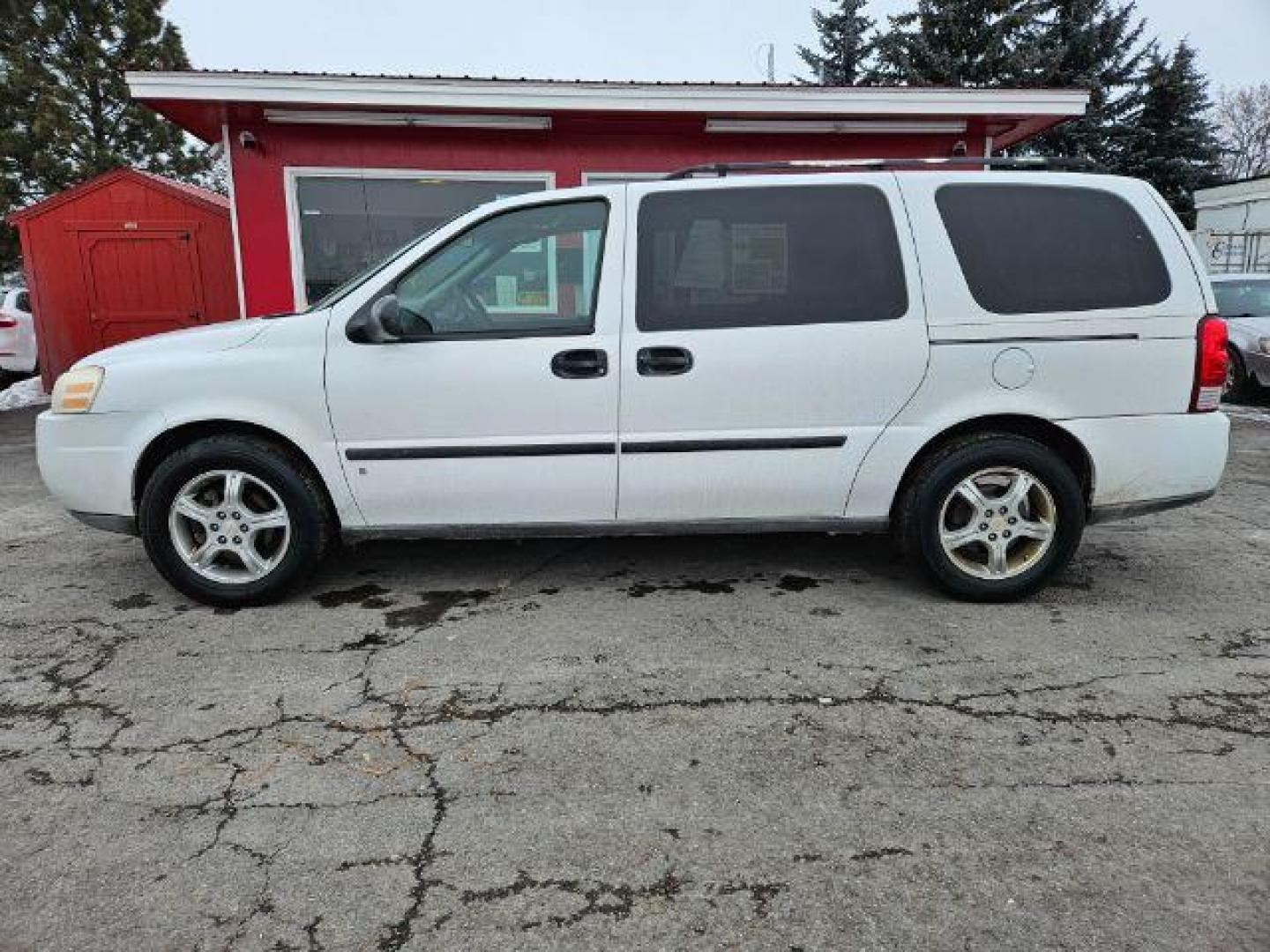 2008 Chevrolet Uplander LS Ext. 1LS (1GNDV23108D) with an 3.9L V6 DOHC 24V engine, 4-Speed Automatic transmission, located at 601 E. Idaho St., Kalispell, MT, 59901, 0.000000, 0.000000 - Photo#1