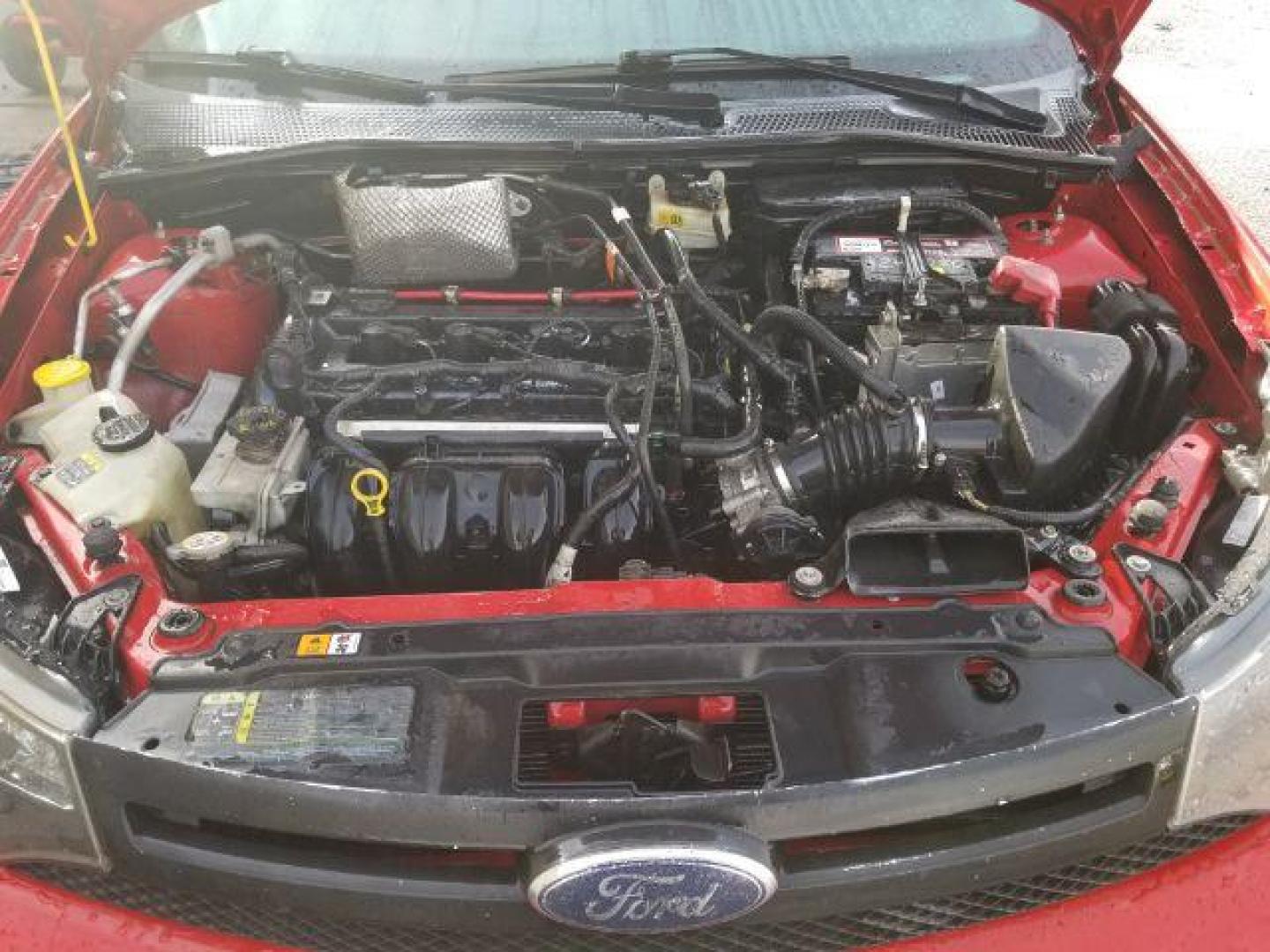 2008 Ford Focus SE Sedan (1FAHP35N18W) with an 2.0L L4 DOHC 16V engine, located at 1800 West Broadway, Missoula, 59808, (406) 543-1986, 46.881348, -114.023628 - Photo#1