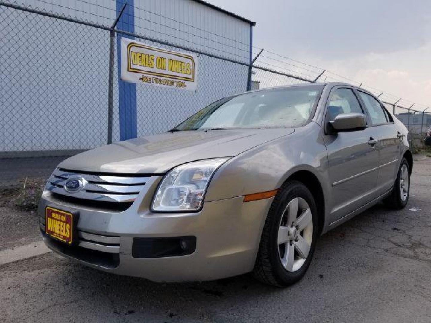 2008 Ford Fusion SE (3FAHP07Z48R) with an 2.3L L4 DOHC 16V engine, located at 601 E. Idaho St., Kalispell, MT, 59901, 0.000000, 0.000000 - Photo#0