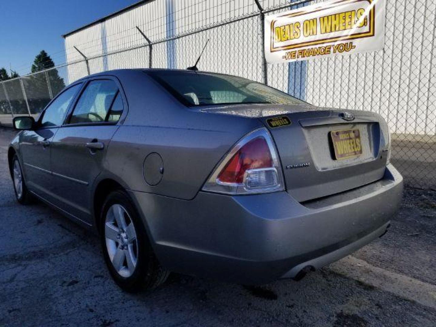 2008 Ford Fusion V6 SE (3FAHP07108R) with an 3.0L V6 DOHC 24V engine, located at 1800 West Broadway, Missoula, 59808, (406) 543-1986, 46.881348, -114.023628 - Photo#3