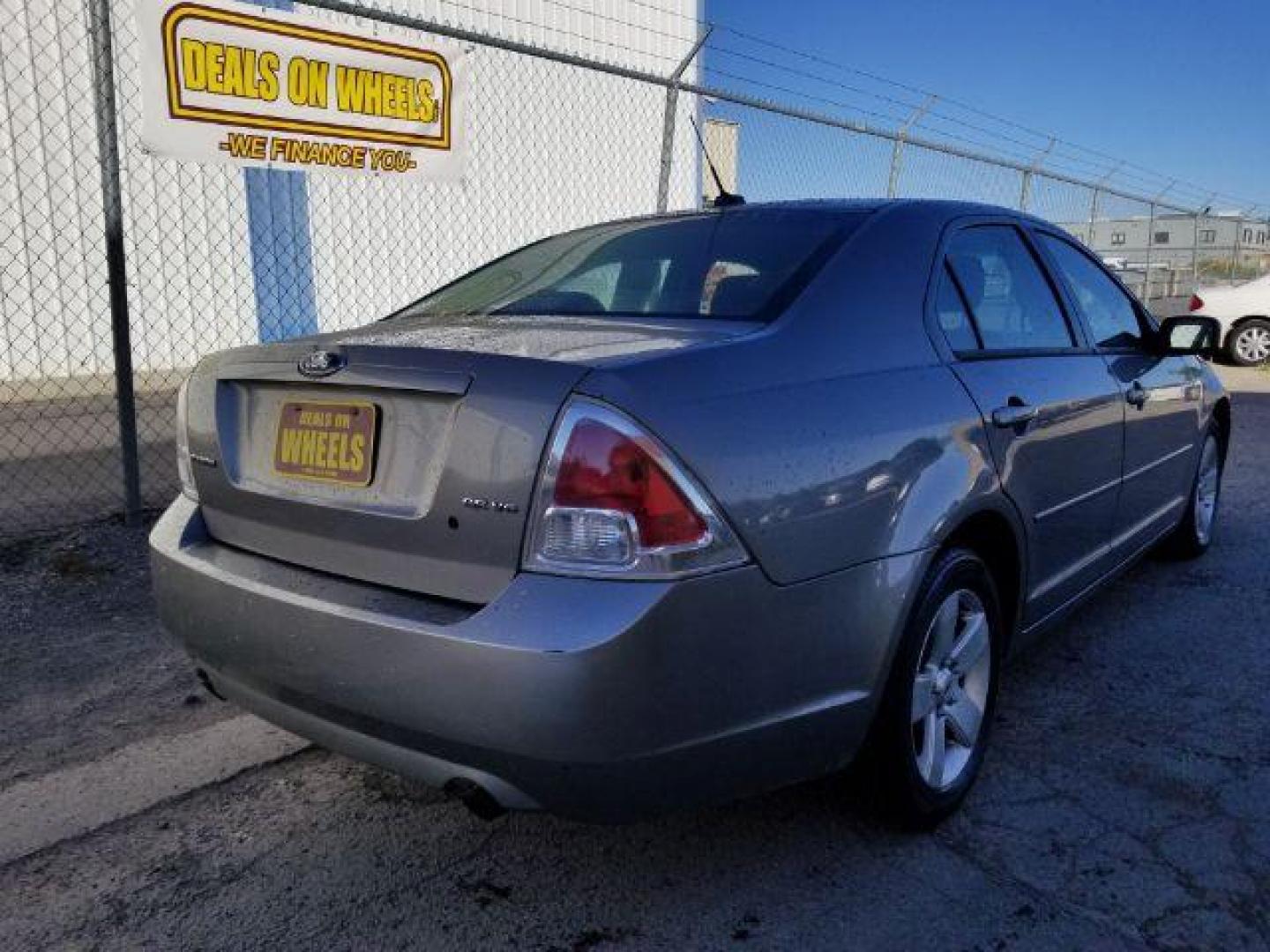 2008 Ford Fusion V6 SE (3FAHP07108R) with an 3.0L V6 DOHC 24V engine, located at 1800 West Broadway, Missoula, 59808, (406) 543-1986, 46.881348, -114.023628 - Photo#4