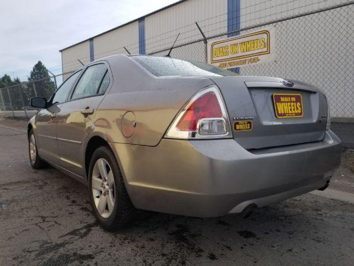 2008 Ford Fusion V6 SE (3FAHP07188R) with an 3.0L V6 DOHC 24V engine, located at 1800 West Broadway, Missoula, 59808, (406) 543-1986, 46.881348, -114.023628 - Photo#5