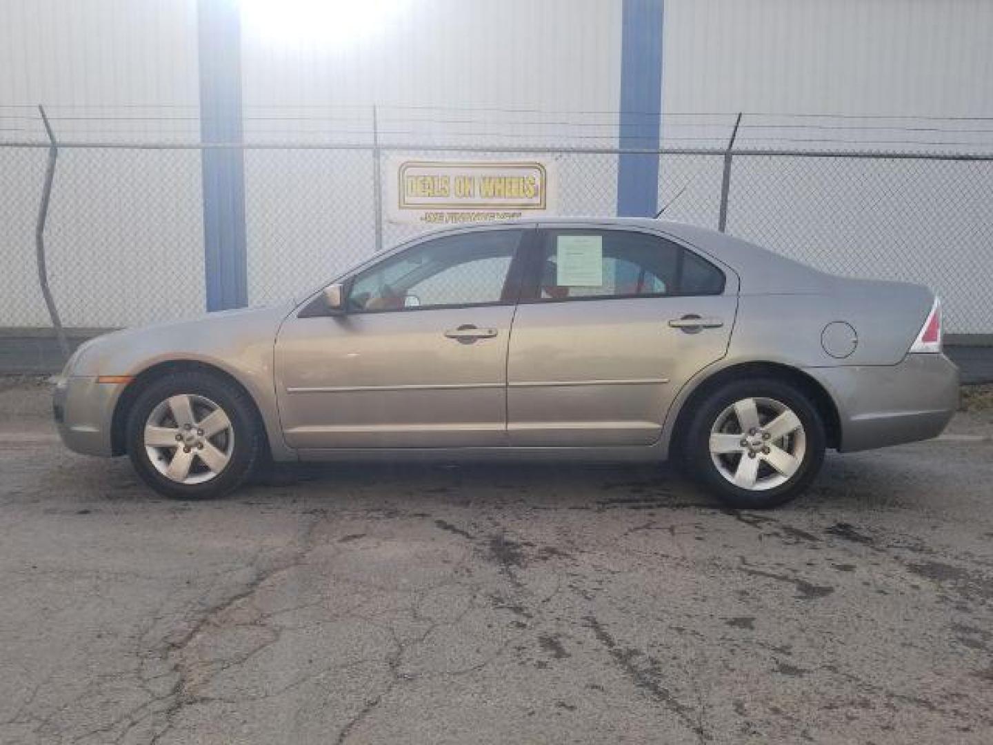 2008 Ford Fusion V6 SE (3FAHP07188R) with an 3.0L V6 DOHC 24V engine, located at 1800 West Broadway, Missoula, 59808, (406) 543-1986, 46.881348, -114.023628 - Photo#6