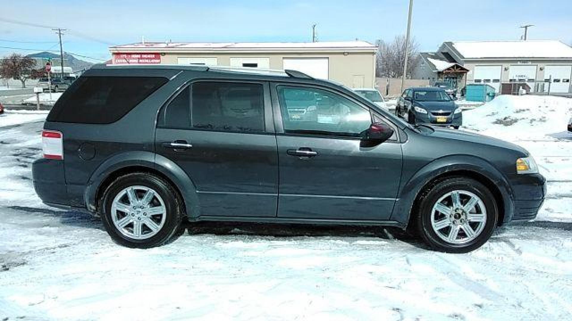 2008 Ford Taurus X Limited AWD (1FMDK06W28G) with an 3.5L V6 DOHC 24V engine, 6-Speed Automatic transmission, located at 1821 N Montana Ave., Helena, MT, 59601, 0.000000, 0.000000 - Photo#2