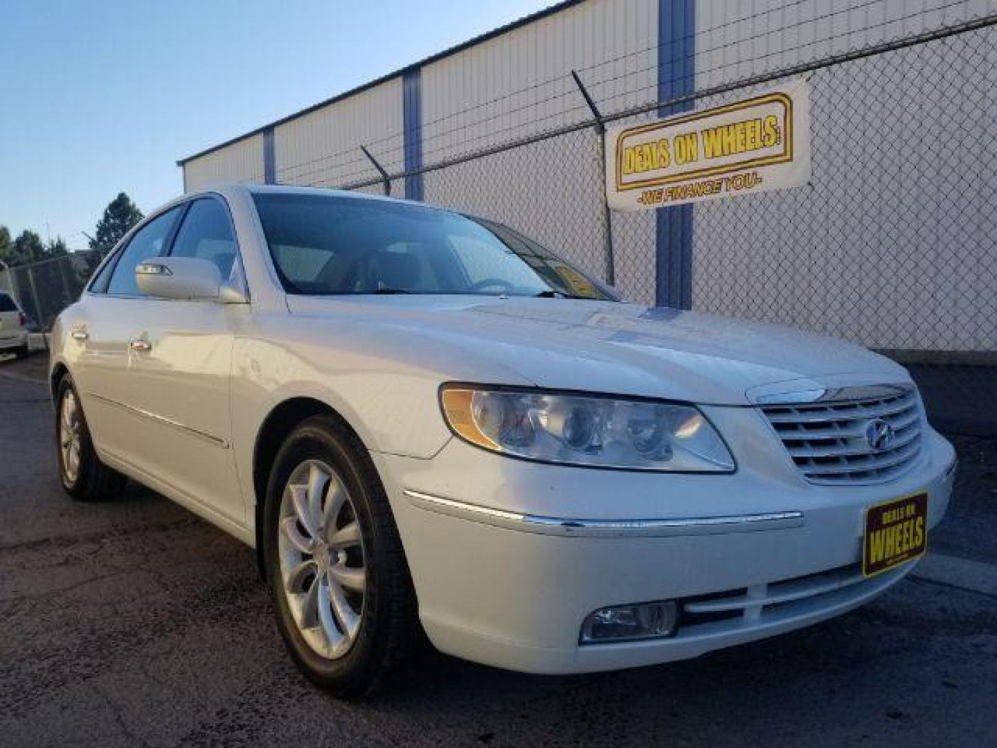 2008 Hyundai Azera Limited (KMHFC46F58A) with an 3.8L V6 DOHC 24V engine, 5-Speed Automatic transmission, located at 4801 10th Ave S,, Great Falls, MT, 59405, 0.000000, 0.000000 - Photo#2