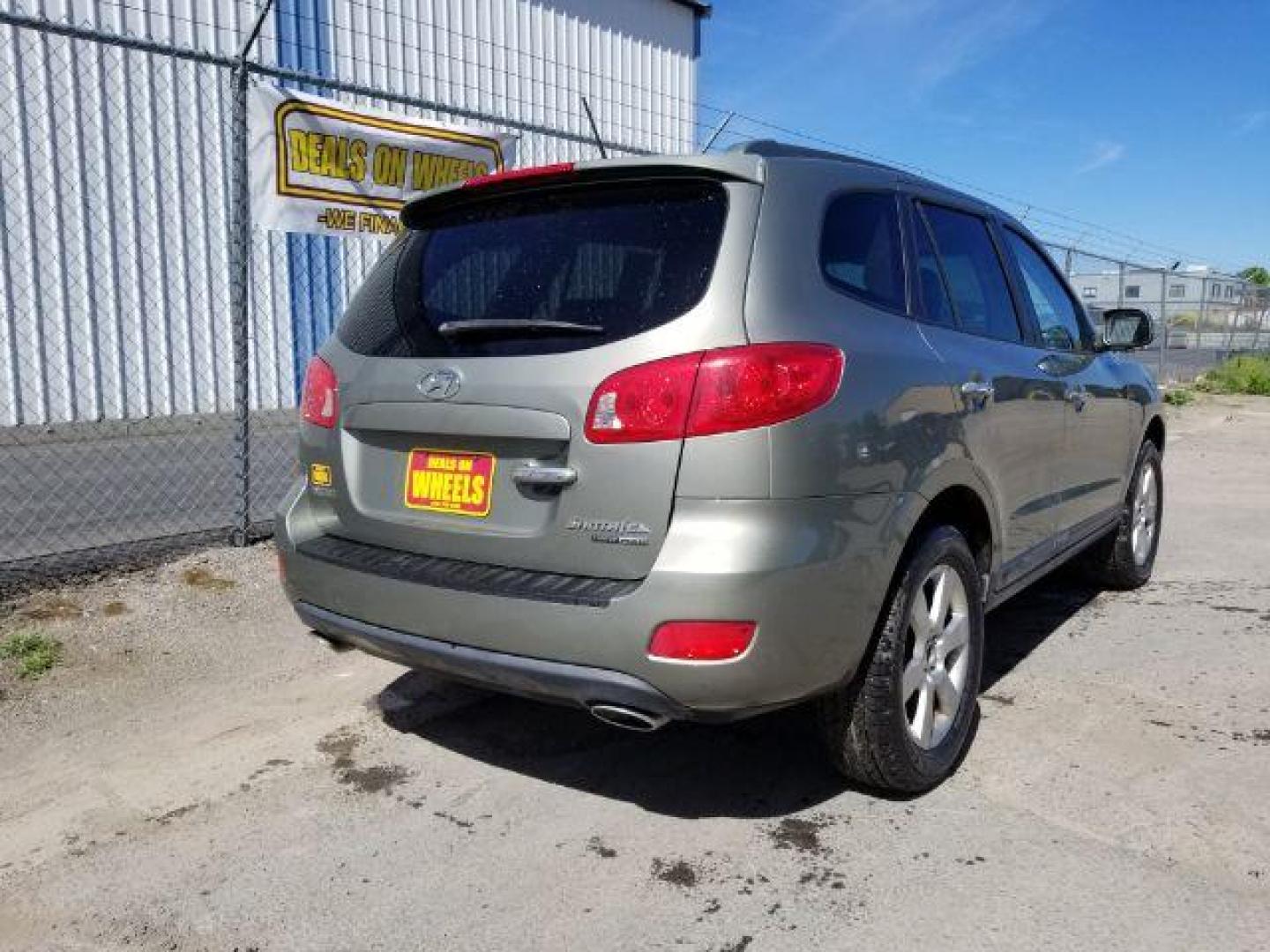 2008 Hyundai Santa Fe Limited AWD (5NMSH73E18H) with an 3.3L V6 DOHC 24V engine, 5-Speed Automatic transmission, located at 1821 N Montana Ave., Helena, MT, 59601, 0.000000, 0.000000 - Photo#11