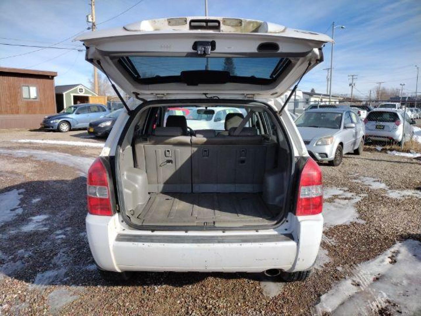 2008 Hyundai Tucson GLS 2.0 2WD (KM8JM12B88U) with an 2.0L L4 DOHC 16V engine, 4-Speed Automatic transmission, located at 4801 10th Ave S,, Great Falls, MT, 59405, 0.000000, 0.000000 - Photo#12