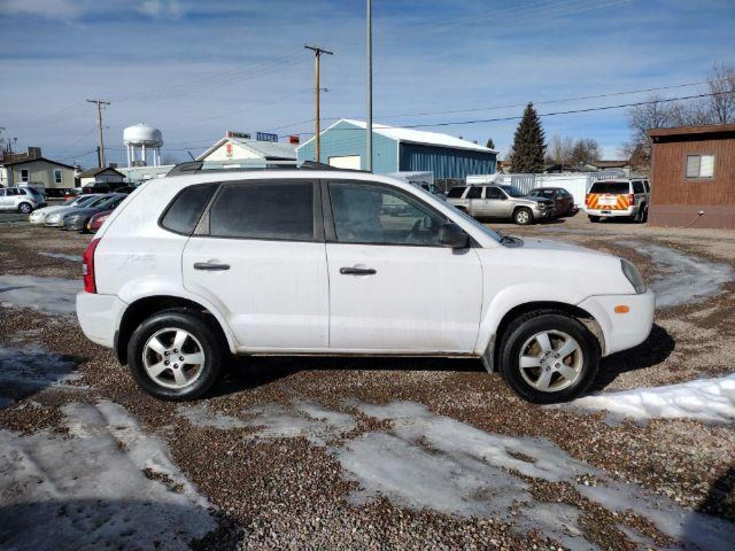 2008 Hyundai Tucson GLS 2.0 2WD (KM8JM12B88U) with an 2.0L L4 DOHC 16V engine, 4-Speed Automatic transmission, located at 4801 10th Ave S,, Great Falls, MT, 59405, 0.000000, 0.000000 - Photo#5