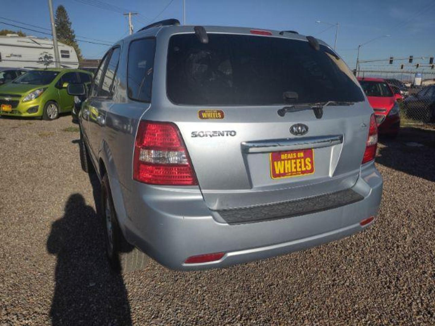 2008 Kia Sorento LX 4WD (KNDJC735885) with an 3.3L V6 DOHC 24V engine, 5-Speed Automatic transmission, located at 4801 10th Ave S,, Great Falls, MT, 59405, 0.000000, 0.000000 - Photo#2