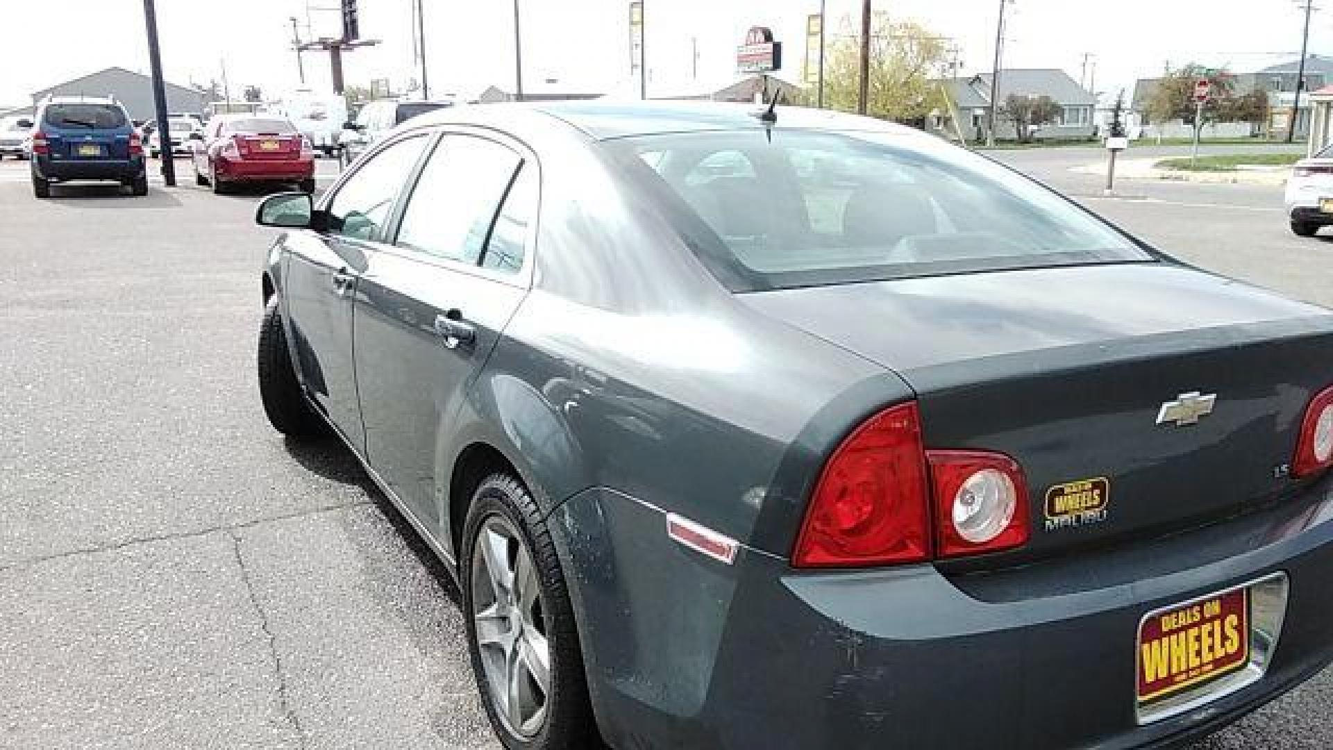 2009 Chevrolet Malibu LS (1G1ZG57B19F) with an 2.4L L4 DOHC 16V engine, 4-Speed Automatic transmission, located at 1821 N Montana Ave., Helena, MT, 59601, 0.000000, 0.000000 - Photo#4