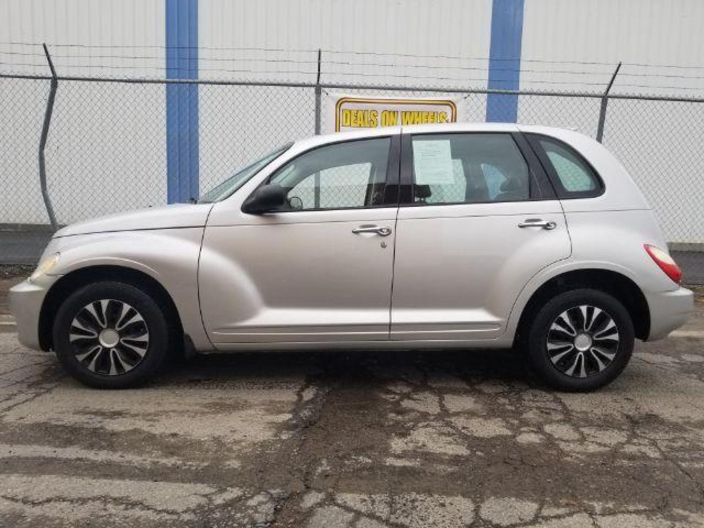 2009 Chrysler PT Cruiser Base (3A8FY48989T) with an 2.4L L4 DOHC 16V engine, located at 1800 West Broadway, Missoula, 59808, (406) 543-1986, 46.881348, -114.023628 - Photo#6