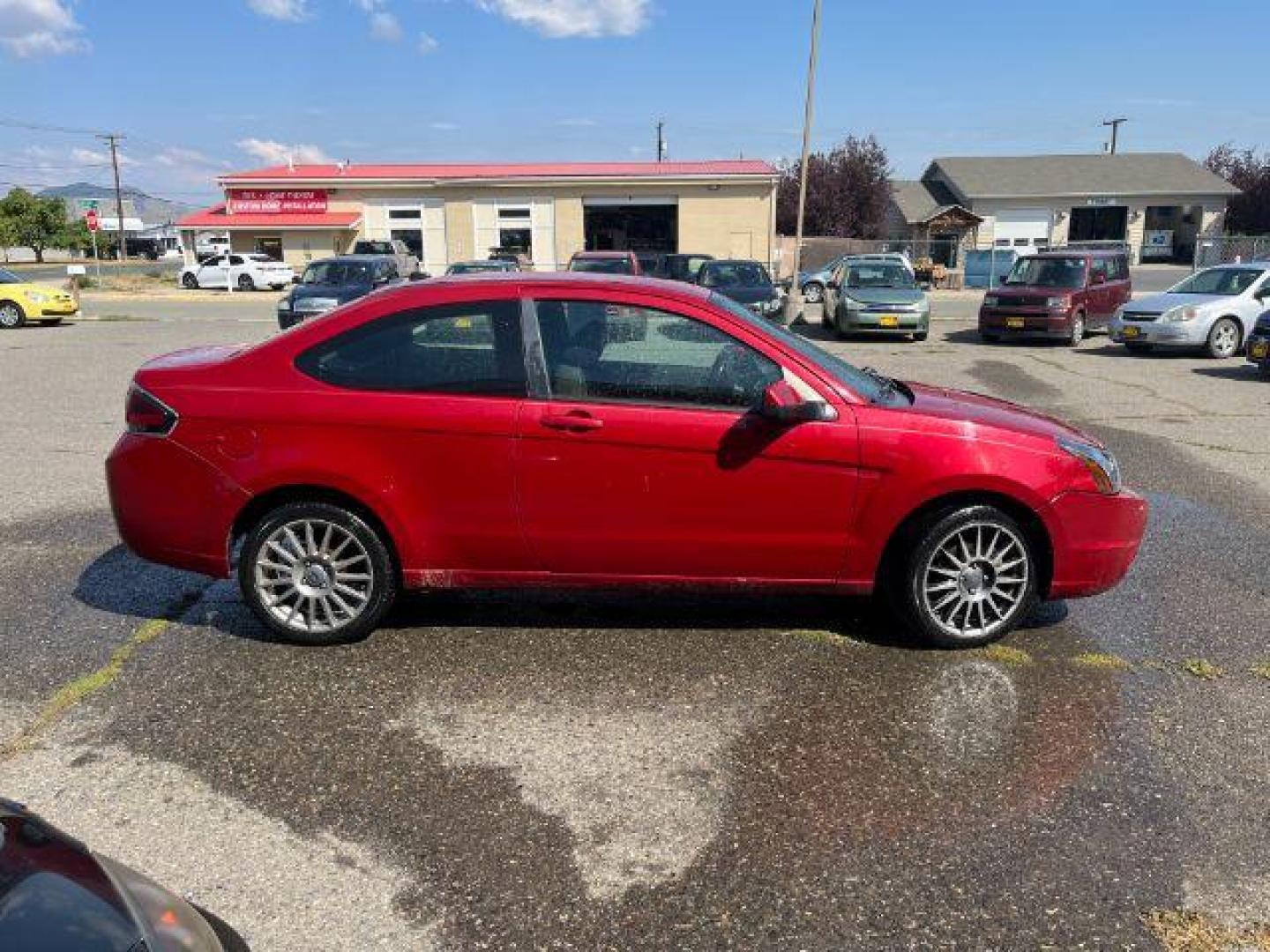 2009 Ford Focus SES Coupe (1FAHP33NX9W) with an 2.0L L4 DOHC 16V engine, located at 1821 N Montana Ave., Helena, MT, 59601, 0.000000, 0.000000 - Photo#3