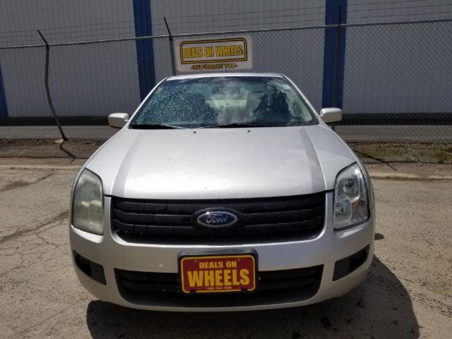 2009 Ford Fusion I4 SE (3FAHP07Z19R) with an 2.3L L4 DOHC 16V engine, located at 4801 10th Ave S,, Great Falls, MT, 59405, 0.000000, 0.000000 - Photo#1