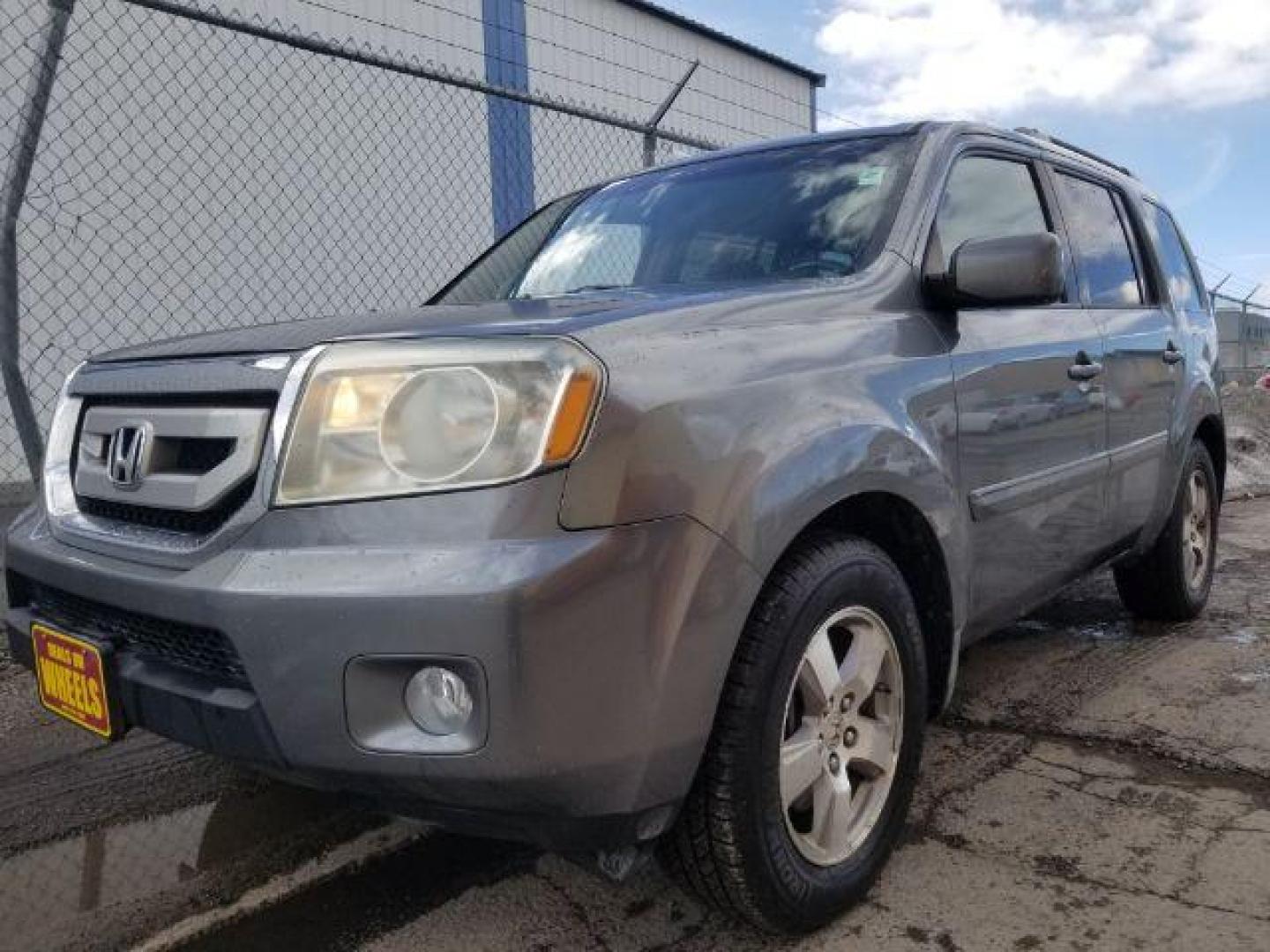 2009 Honda Pilot EX-L 4WD (5FNYF48589B) with an 3.5L V6 SOHC 24V engine, 5-Speed Automatic transmission, located at 1800 West Broadway, Missoula, 59808, (406) 543-1986, 46.881348, -114.023628 - Photo#0