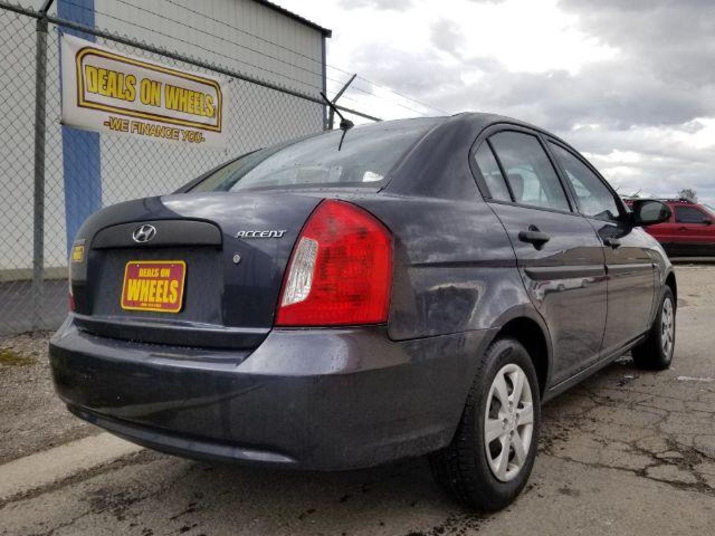 2009 Hyundai Accent GLS 4-Door (KMHCM46C99U) with an 1.6L L4 DOHC 16V engine, located at 601 E. Idaho St., Kalispell, MT, 59901, 0.000000, 0.000000 - Photo#4