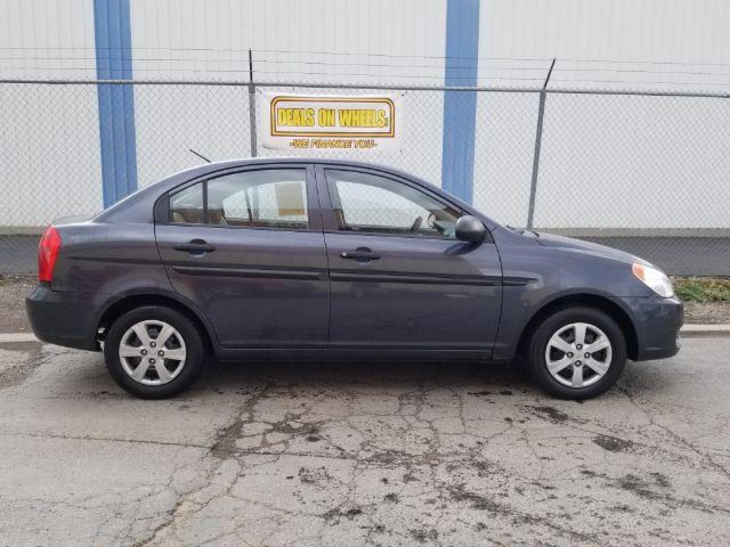 2009 Hyundai Accent GLS 4-Door (KMHCM46C99U) with an 1.6L L4 DOHC 16V engine, located at 601 E. Idaho St., Kalispell, MT, 59901, 0.000000, 0.000000 - Photo#5