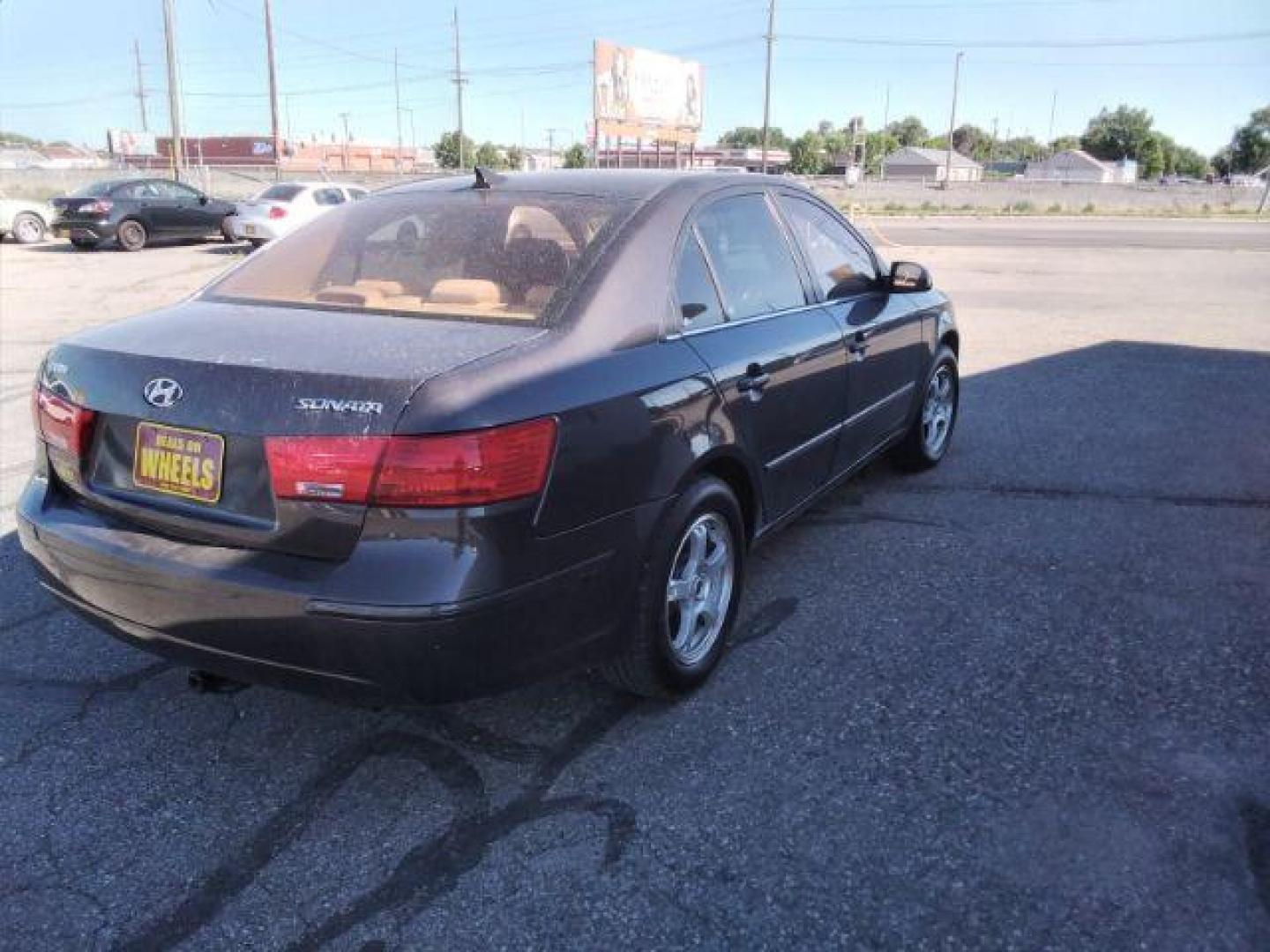 2009 Hyundai Sonata GLS (5NPET46C59H) with an 2.4L L4 DOHC 16V engine, located at 4047 Montana Ave., Billings, MT, 59101, 45.770847, -108.529800 - Photo#4